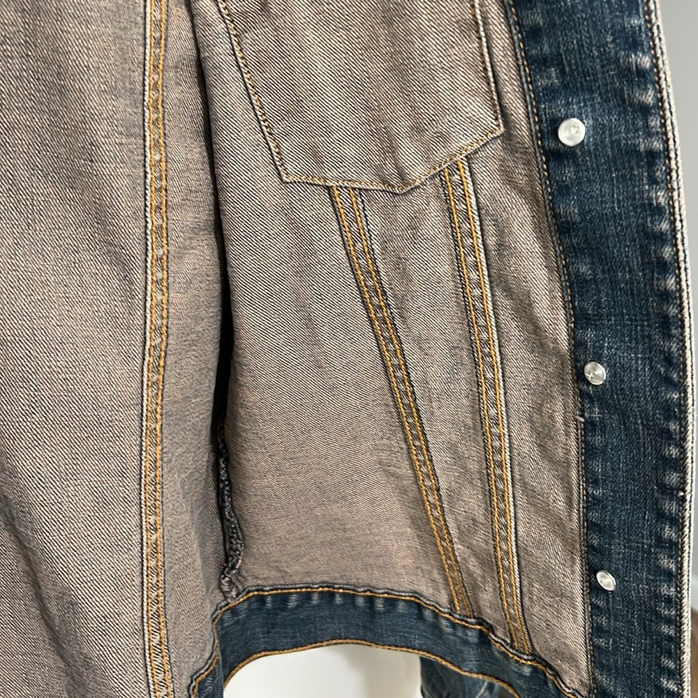 Gap Stretch Denim Jean Jacket In Medium Euc - image 4